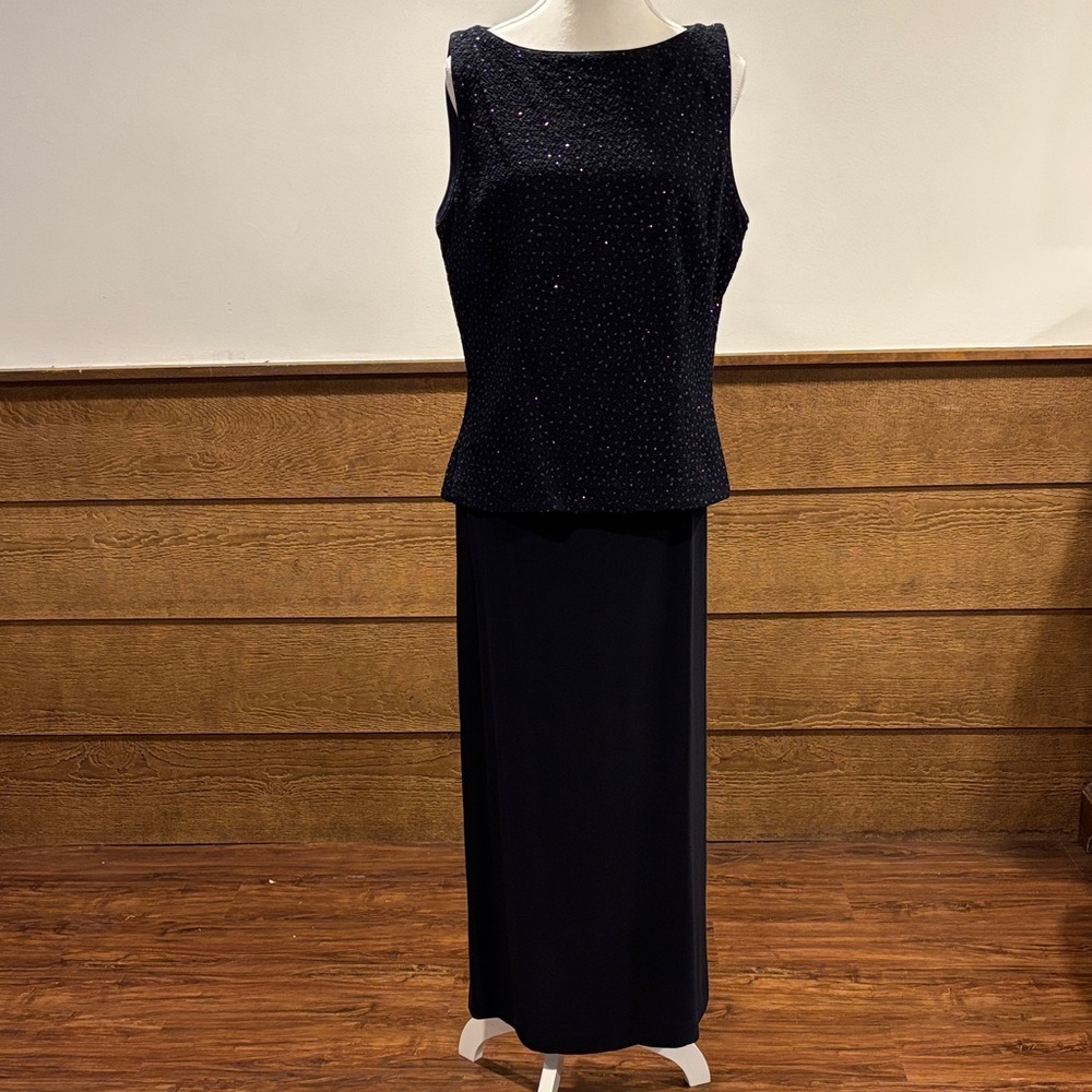 Elegant Navy Blue Sleeveless Maxi Dress with Sparkle Bodice